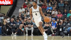 De'Aaron Fox puts the refs on blast for not allowing the Spurs to play physical basketball