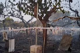 Un incendio en un camping de El Vendrell obliga a desalojar a 1.800 personas tras calcinar 15 veh&iacute;culos