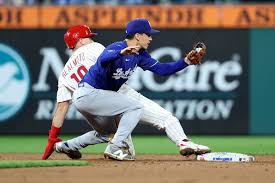 Baserunning blunder by JT Realmuto, disastrous game-ending double play kill Phillies' rally in 2-1 loss to Dodgers