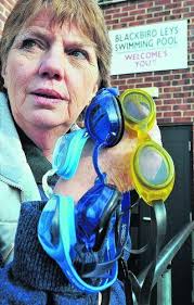 Oxford Mail: Bev Oakley, who has been a swimming instructor for 25 years, Bev Oakley, who has been a swimming instructor for 25 years, thinks the ban on ... - 1580055