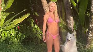 De biquíni rosa, Eliana celebra equilíbrio entre trabalho e lazer: 'Perfeito na vida pessoal e profissional'