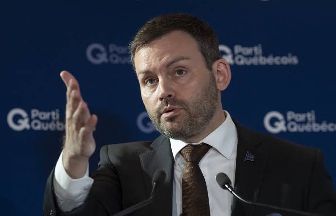 Parti Québécois leader St-Pierre Plamondon states no sovereignty referendum will occur while Trump is president; critics warn of political uncertainty.