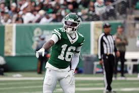 Cowboys sign WR Tyler Johnson, LB Curtis Robinson