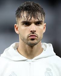 Real - ️ دکتر پدرو لوئیس ریپول (مرکز پزشکی فیفا) : "آسِنسیو از نظر فیزیکی فوق‌العاده است و می‌تواند در بالاترین سطح بازی کند. هر سه روز یک بازی انجام می‌دهد انگار