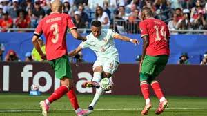 "La maîtrise tactique était magnifique", estime Bixente Lizarazu après la victoire de la France contre le Maroc en quarts de finale de la Coupe du monde