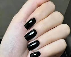 Hình ảnh về Glossy black nails