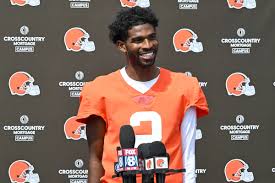 Shedeur Sanders earns reported $17.7 million in licensing income in 2025, breaking Tom Brady's record