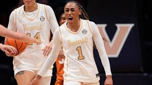 Hannah Hidalgo Praises Mikayla Blakes Ahead of Sweet 16 Matchup