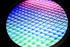 TSMC, Samsung Weigh Major New Chip Factories in UAE, WSJ Reports