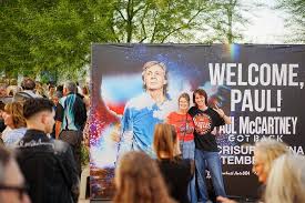 ¡Paul McCartney Sorprende! Revive Clásicos de The Beatles en Íntimo Show