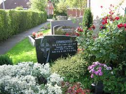 Grab von Karl Bussmann (21.10.1910-16.12.1995), Friedhof Groß Midlum - gd010
