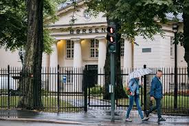 Oslo Børs faller fra start – tradingfavoritt stuper etter emisjon