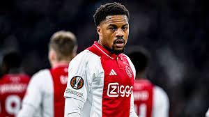 Na Chuba Akpom vertrekken nog twee spelers uit Amsterdam: 'Ajax heeft al afscheid genomen'