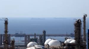 Risque de pénurie de carburants : "Avril devrait être bien pire que mars", prévoit une spécialiste