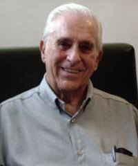 Hélio da Silva foi eleito presidente do Clube, em 1970, e permaneceu no cargo até 1987. O médico pediatra, formado na UFMG, usou seu olhar empreendedor para ... - dr-helio001-200x240