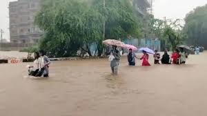Mumbai Rains Live Updates: Red alert, rising rivers and crippled transport bring city to its knees; 13 dead so far, cloud burst warning for Nashik tomorrow