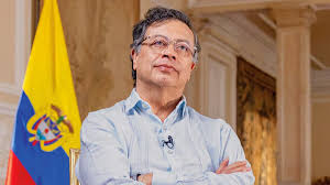 Petro Ordena Implementación Inmediata de Reforma Pensional Tras Decisión de la Corte