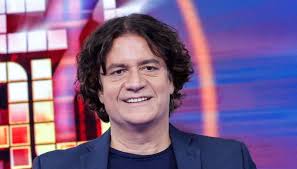 Massimo Bagnato arrestato per stalking alla ex compagna dai carabinieri, ammanettato sotto casa della donna