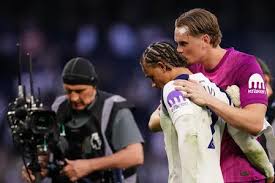 Xavi Simons en gepijnigde Spurs-doelman maken kans op eremetaal