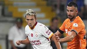 Galatasaray'ın yıldızı Aleksey Batrakov ilk kez ilk 11'de — Fanatik