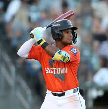Giants call up Eddys Leonard