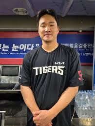 “4kg 빠졌다, 내 몸 따질 때 아니야” 30세 마무리의 투혼, 2이닝 퍼펙트 세이브→탈락 위기 KIA 구했다
