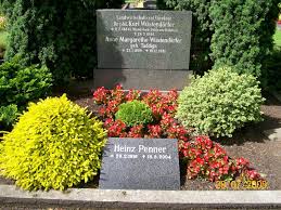 Grab von Heinz Penner (28.02.1916-18.08.2004), Friedhof Norden ...