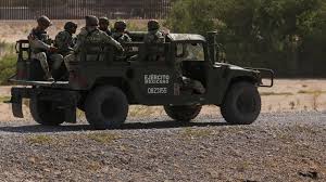 Siete militares heridos tras volcar camión de la Defensa en Tocumbo