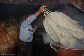 Image result for ‫رنگرزی پشم گوسفندان‬‎