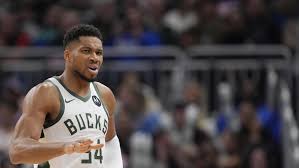 Giannis Injury Scare! Bucks Star Leaves Game - Will He Be OK?