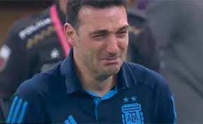 El insólito apodo que le puso la Selección a Scaloni en el vestuario tras llorar en el final del partido