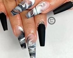 Hình ảnh về Black marble nails