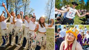 BILDEXTRA: Fart och fest på Gubbholmen – studenternas valborgsfirande: ”En tradition”