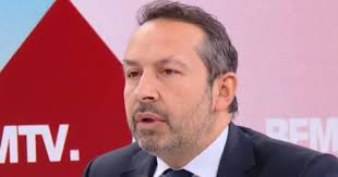 Présidentielle 2027 : le Rassemblement national choisit Édouard Philippe, ou "le fiasco avec l’air sérieux", comme son adversaire idéal