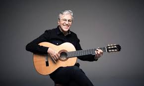 Caetano Veloso anuncia nova temporada internacional e shows no Brasil