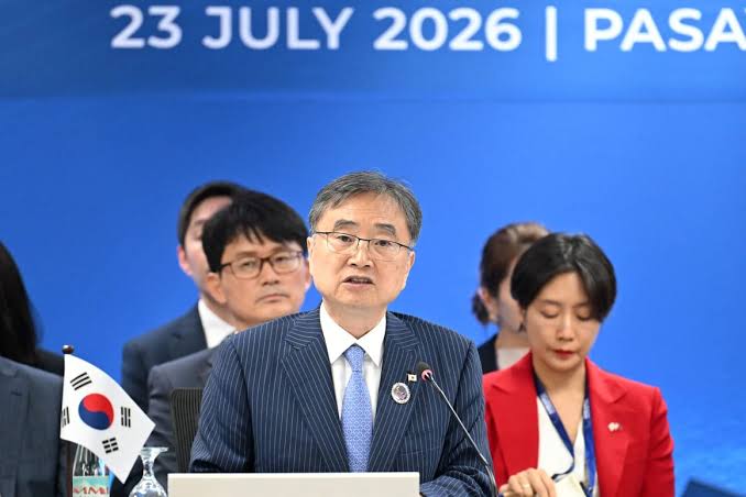 Seoul blindsided by Trump's order to cut military drills; FM Cho confirms neither government was notified in advance.
