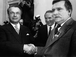 Image result for okrągły stół magdalenka