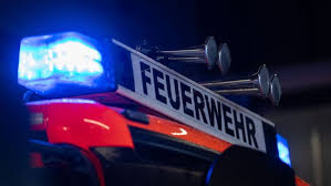 Großer Feuerwehreinsatz: Millionenschaden nach Brand bei Holzfirma