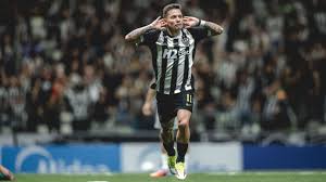 Bernard abusa da sinceridade após Atlético-MG avançar na Sul-Americana: 'Não acho que fez tanto por merecer'