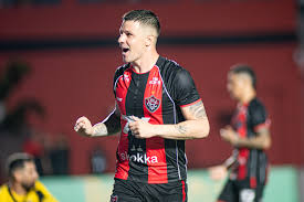 Atuações do Vitória: Kayzer e Tarzia saem do banco e mudam o primeiro jogo da final