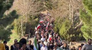 تجمعات دانشجویی در تهران؛ تلاش برای آتش زدن پرچم ایران ناکام ماند +فیلم و عکس