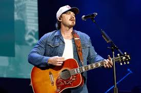 Morgan Wallen Appears to Ignite Country Music Feud by Flipping Off Charley Crockett Shirt at Concert