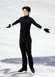 Leaving the atmosphere reminiscent of the arrival of an idol star, he immediately entered the final