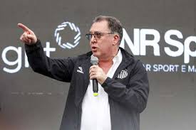 Santos rescinde com zagueiro e traz reposição imediata