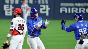 아! '악몽의' 삼성 김영웅 '7회 대참사' 치명적 실책 '나비효과', KIA 폭풍 대반격 기회 잡았다 [PO4 현장] - 머니투데이