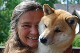 Im Frühling 2012 startet eine neu entwickelte, qualitativ hochwertige Hundetrainer-Ausbildung mit der norwegischen Hundeexpertin und Buchautorin Anne Lill ... - Anne-Lill-og-Fant
