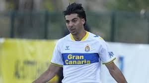 Le toca a 'Maradona Clemente' y Enzo sigue portando el GPS de la UD Las Palmas en Montilivi