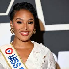 Miss France 2026: Découvrez les 30 candidates en lice pour la couronne!