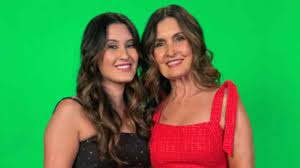Após projeto engavetado na Globo, Fátima Bernardes estreia programa na web ao lado da filha