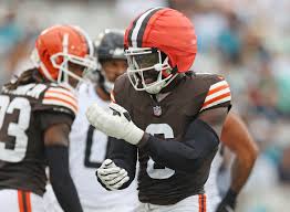 Jeremiah Owusu-Koramoah is the first Browns player to wear protective Guardian Cap in a game